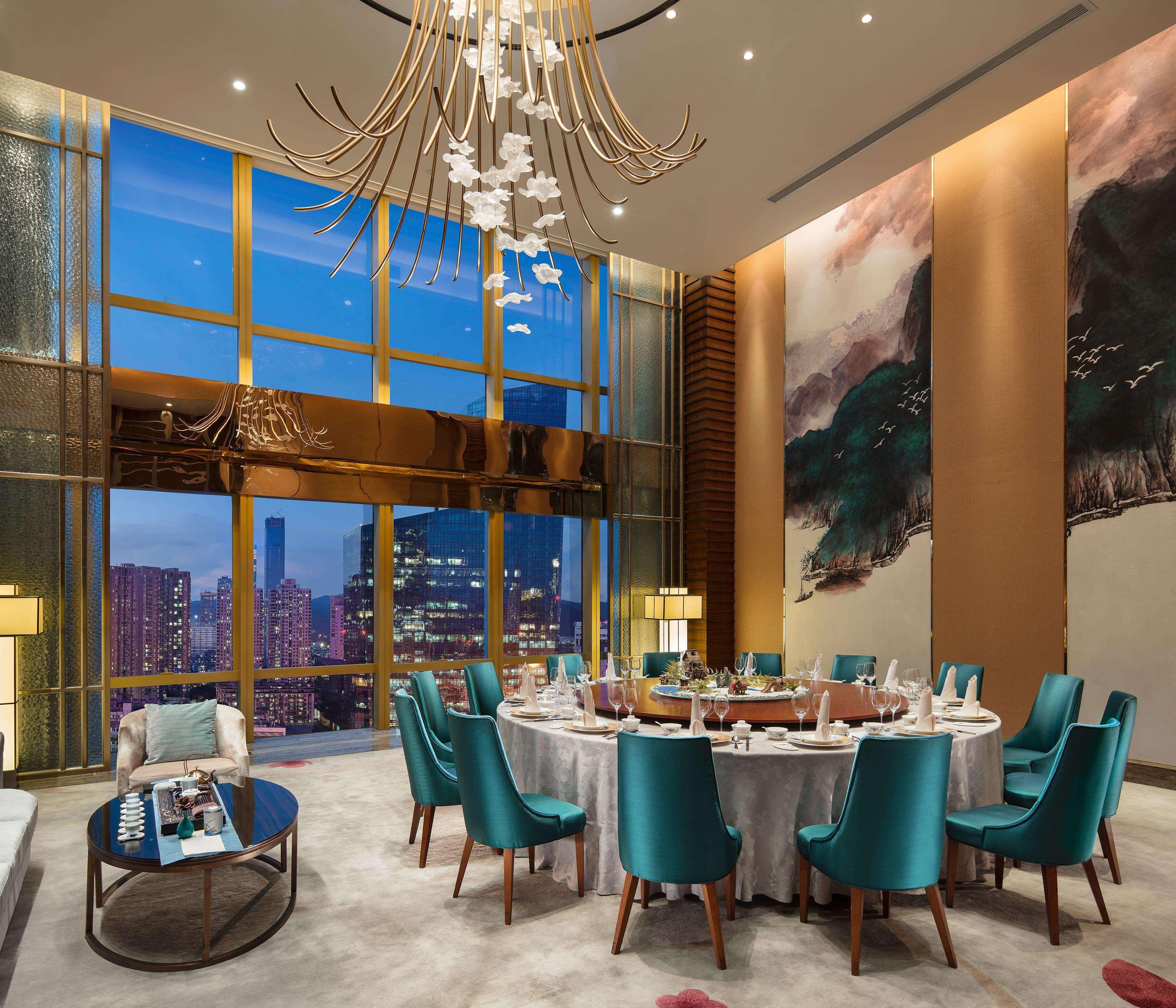 Hilton Shenzhen Futian, Metro Station At Hotel Front Door, Close To Futian Convention & Exhibition Center Exterior photo