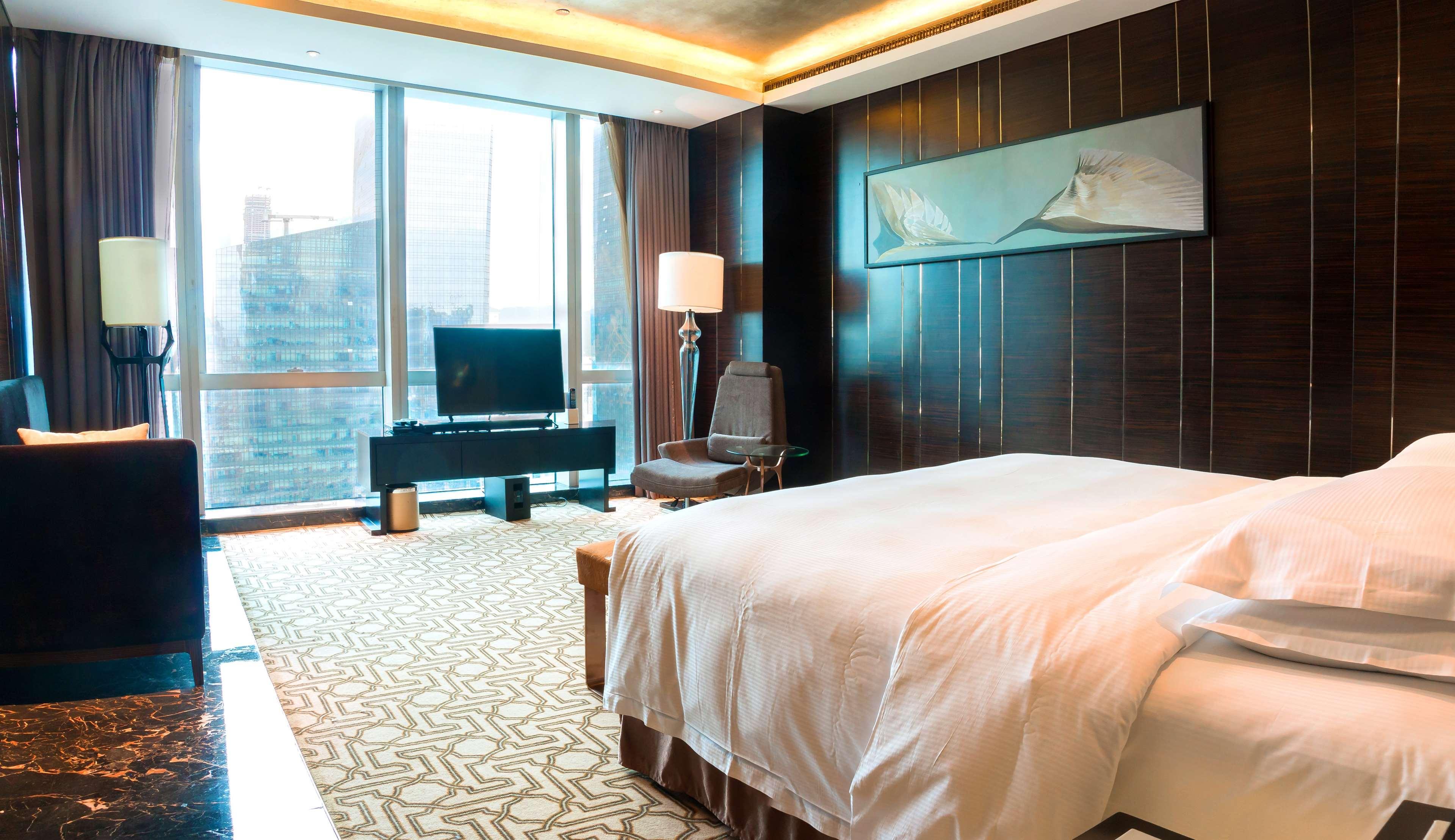 Hilton Shenzhen Futian, Metro Station At Hotel Front Door, Close To Futian Convention & Exhibition Center Exterior photo