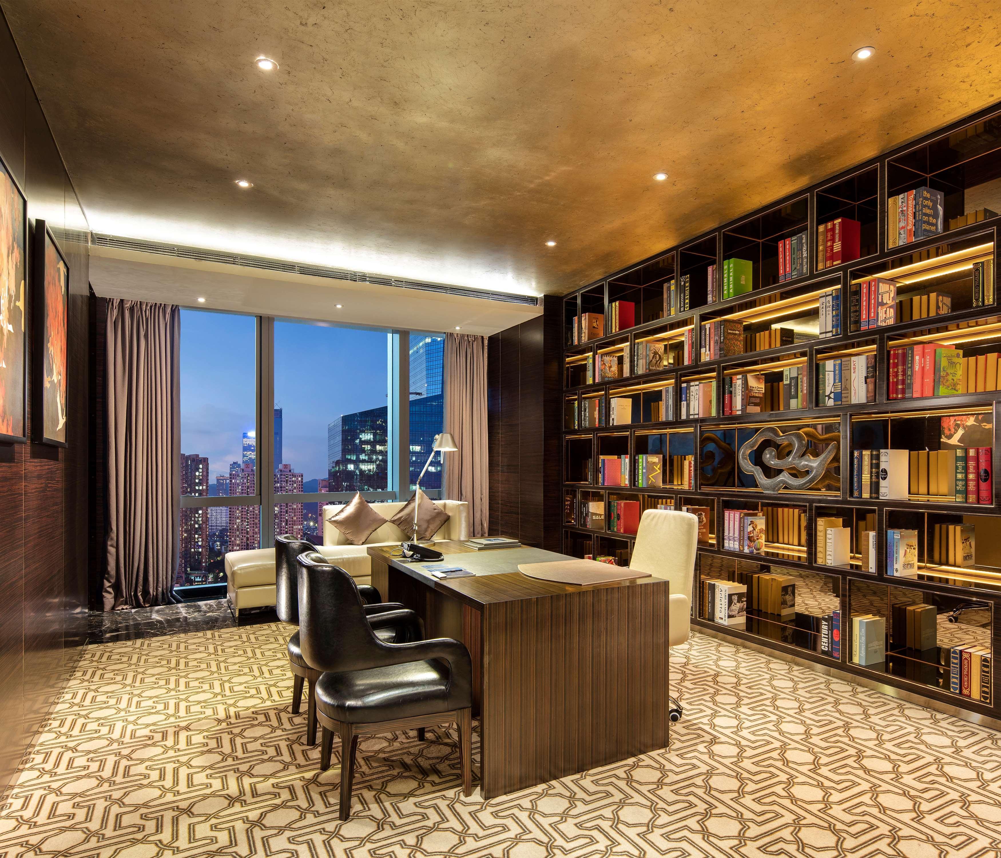 Hilton Shenzhen Futian, Metro Station At Hotel Front Door, Close To Futian Convention & Exhibition Center Exterior photo