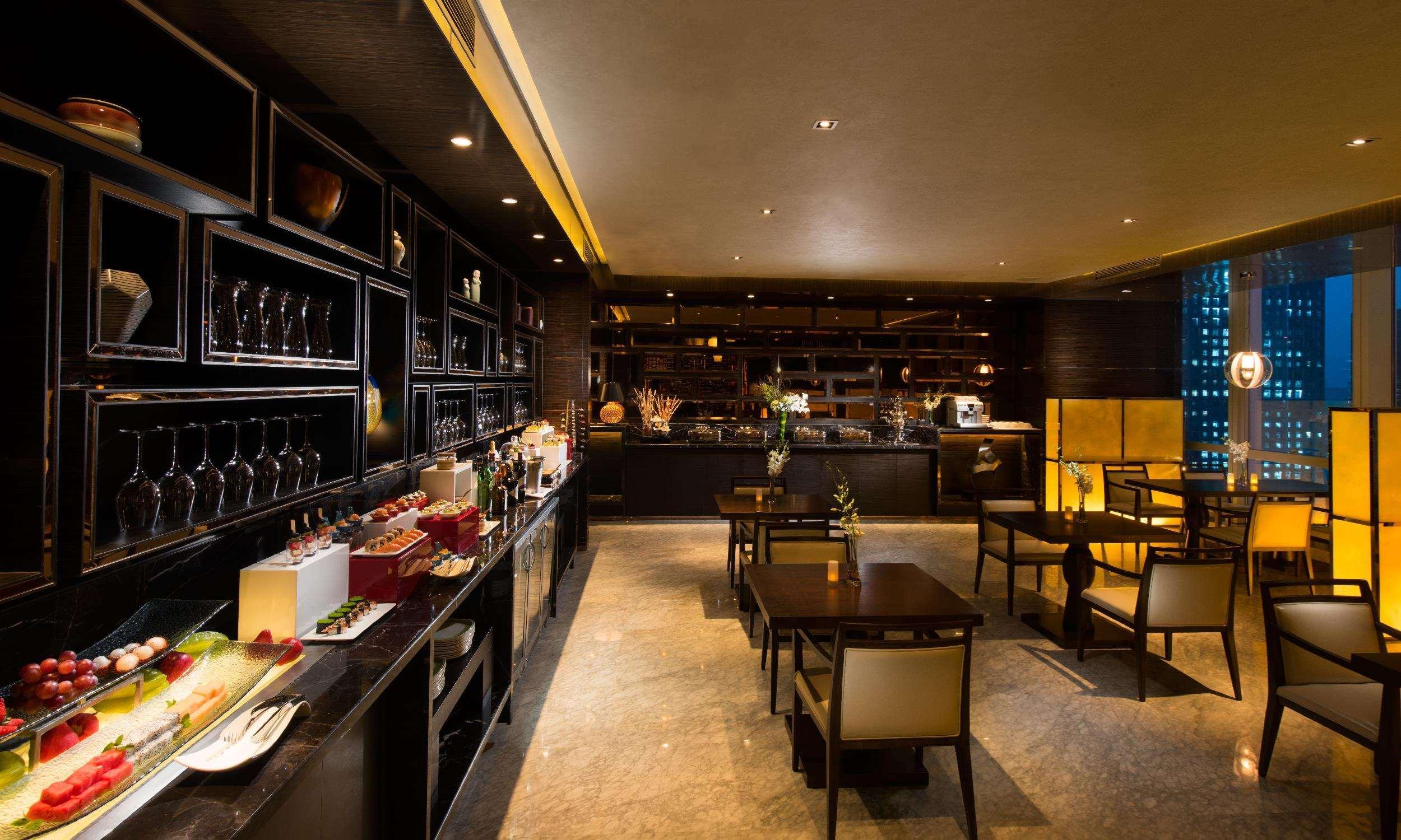 Hilton Shenzhen Futian, Metro Station At Hotel Front Door, Close To Futian Convention & Exhibition Center Exterior photo