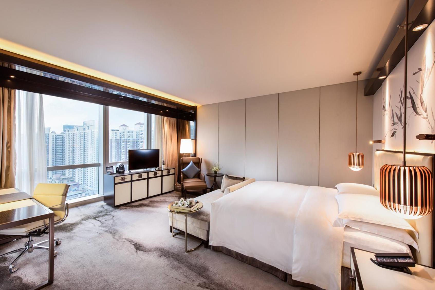 Hilton Shenzhen Futian, Metro Station At Hotel Front Door, Close To Futian Convention & Exhibition Center Exterior photo