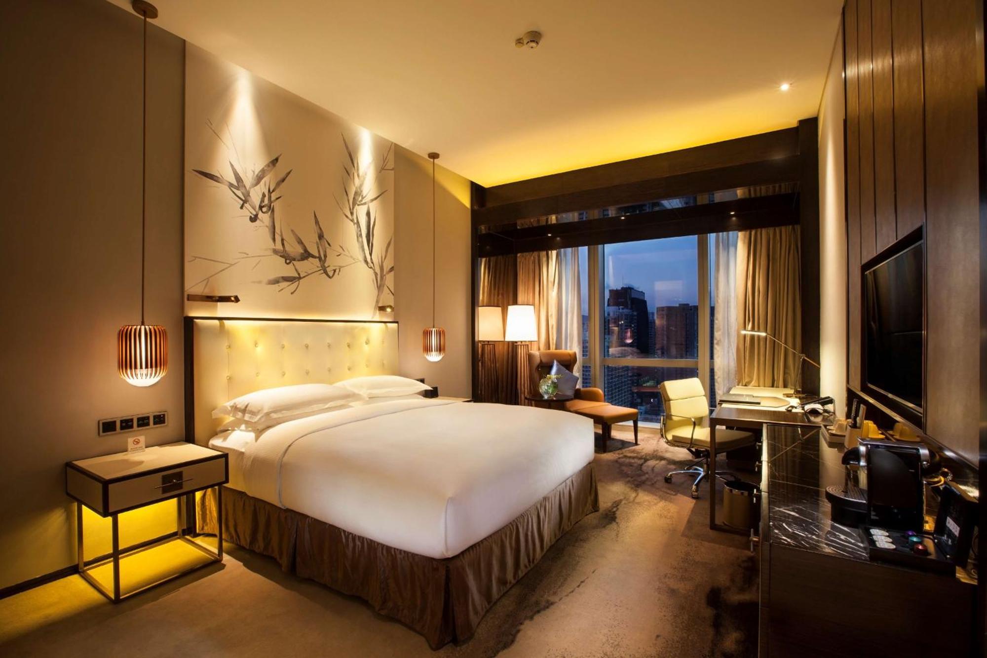 Hilton Shenzhen Futian, Metro Station At Hotel Front Door, Close To Futian Convention & Exhibition Center Exterior photo