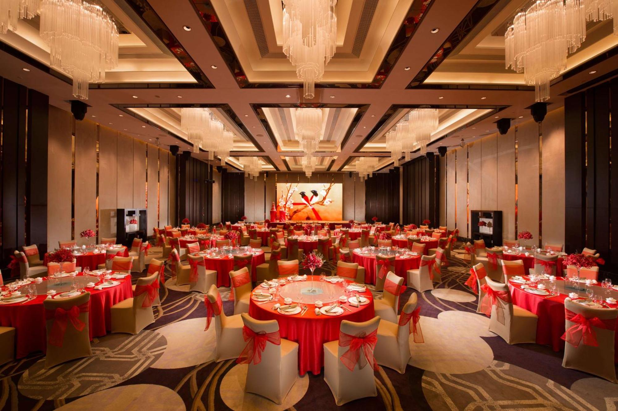 Hilton Shenzhen Futian, Metro Station At Hotel Front Door, Close To Futian Convention & Exhibition Center Exterior photo