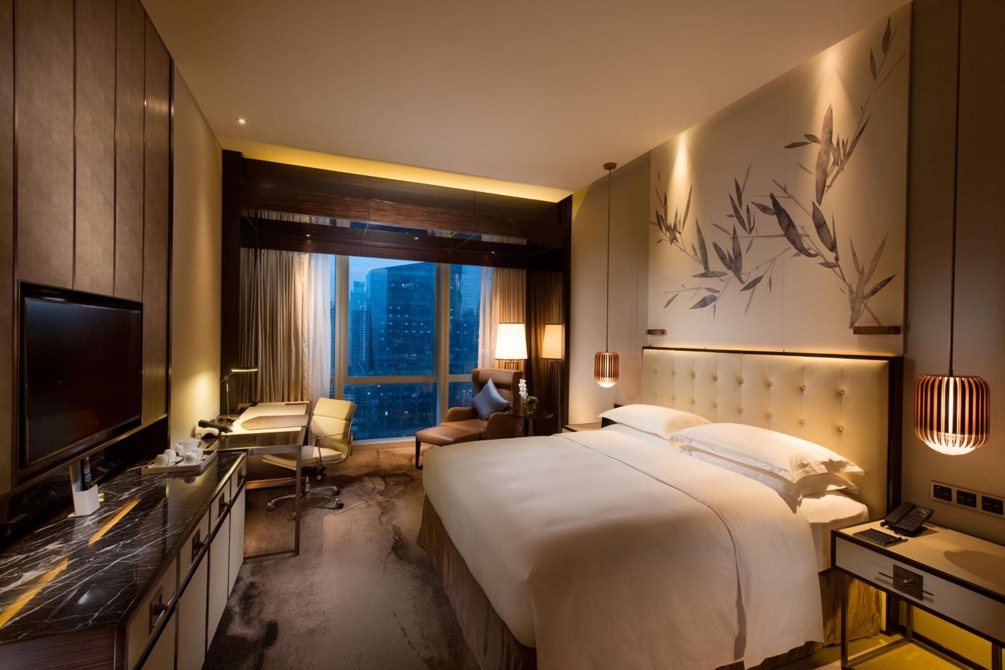 Hilton Shenzhen Futian, Metro Station At Hotel Front Door, Close To Futian Convention & Exhibition Center Exterior photo