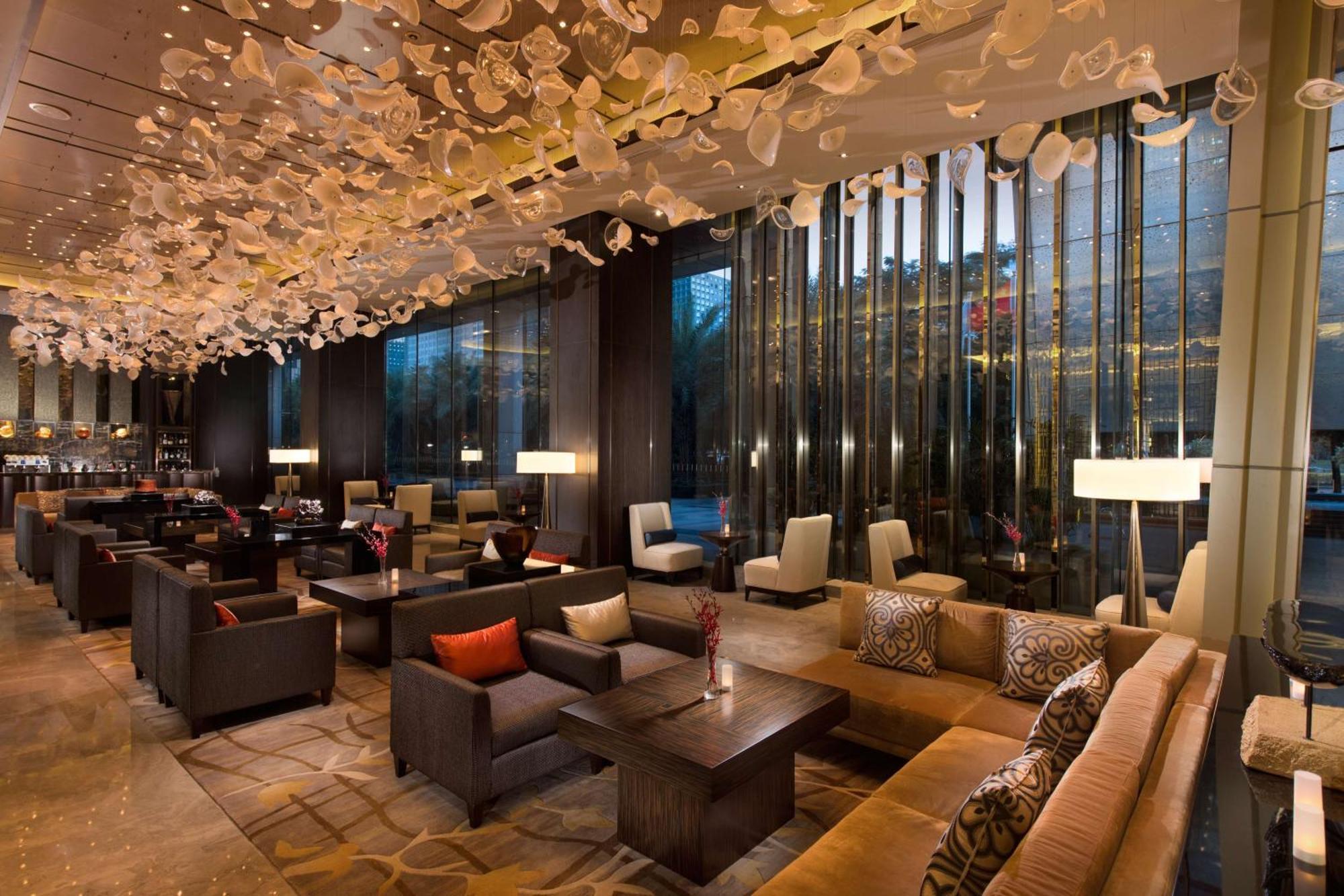 Hilton Shenzhen Futian, Metro Station At Hotel Front Door, Close To Futian Convention & Exhibition Center Exterior photo